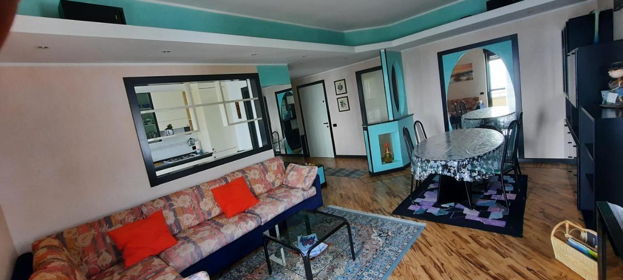 La Terrazza Casa Vacanza Carenno المظهر الخارجي الصورة
