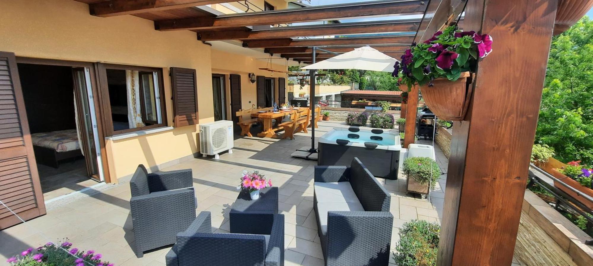 La Terrazza Casa Vacanza Carenno المظهر الخارجي الصورة
