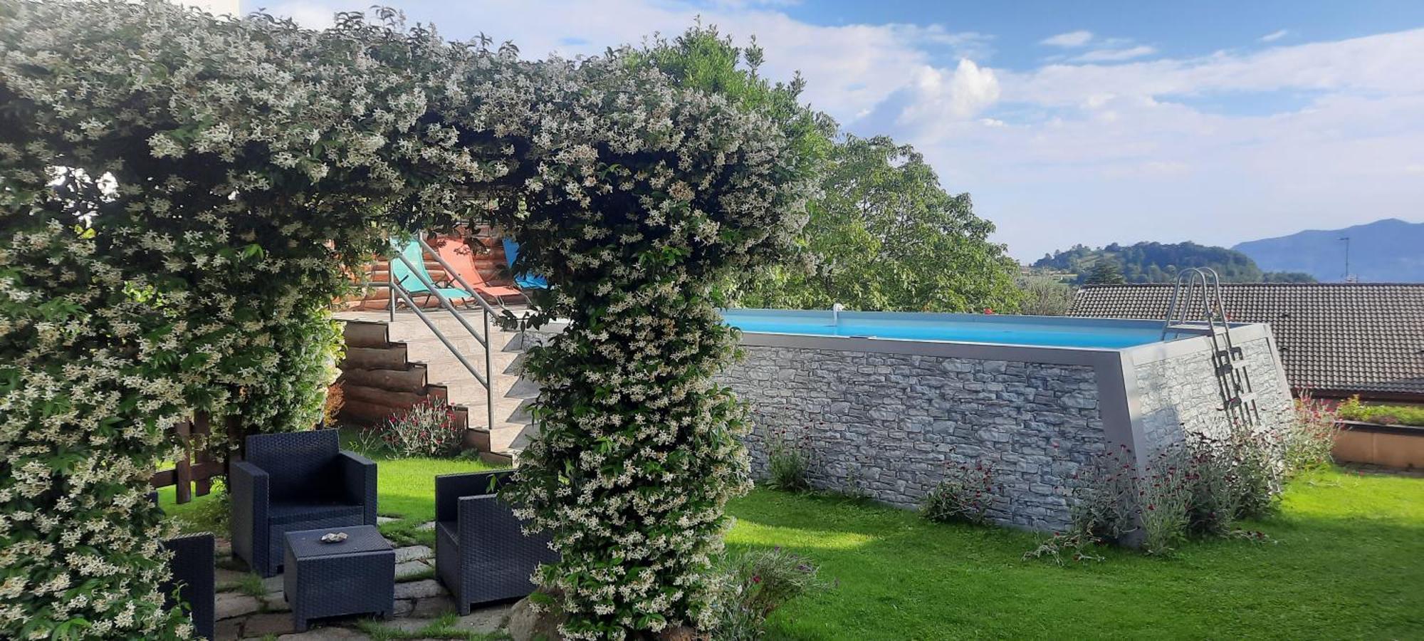 La Terrazza Casa Vacanza Carenno المظهر الخارجي الصورة